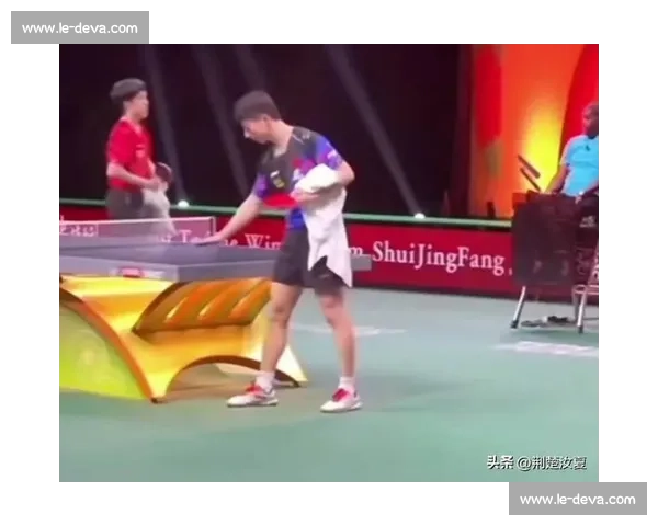 林高远的发球暗藏玄机,这记诡异的下旋球太绝了!