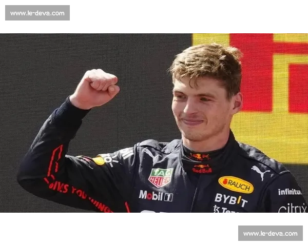 F1历史冠军榜：谁是赛车界的“常青树”，多年不败的秘密！